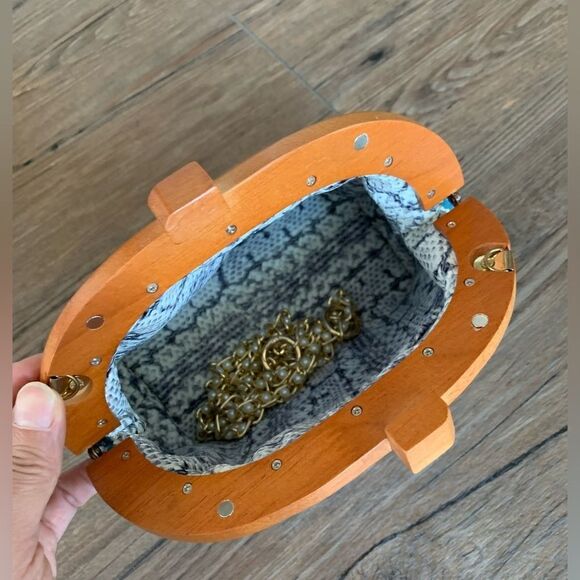 Handmade Genuine Leather Floral Printed Round Wooden Frame Clutch/CrossBody - Picture 14 of 16